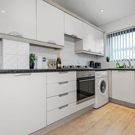 City Centre Townhouse - 3 Bedrooms - Garage - Parking - Top Rated Birmingham Dış mekan fotoğraf