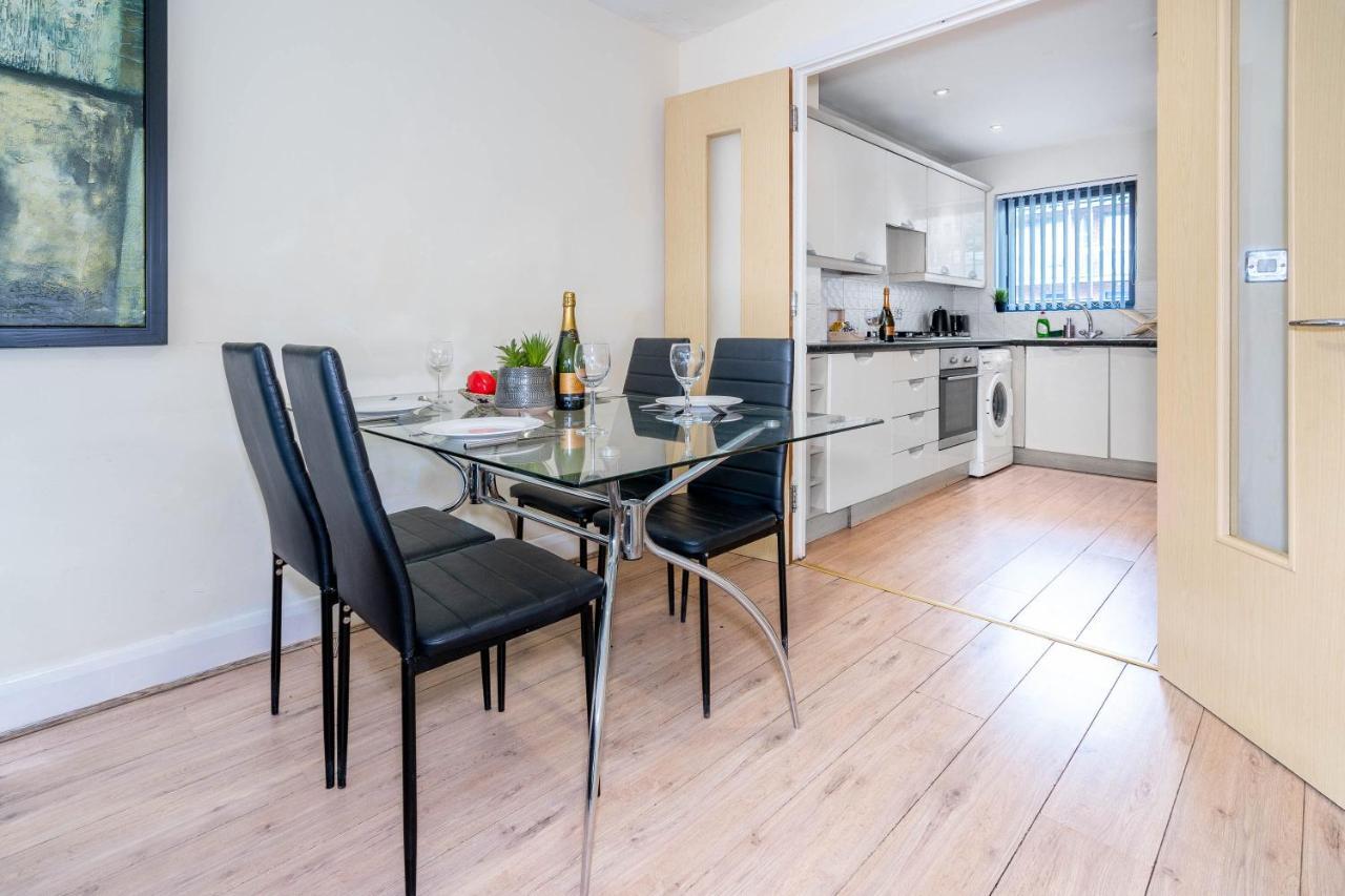 City Centre Townhouse - 3 Bedrooms - Garage - Parking - Top Rated Birmingham Dış mekan fotoğraf
