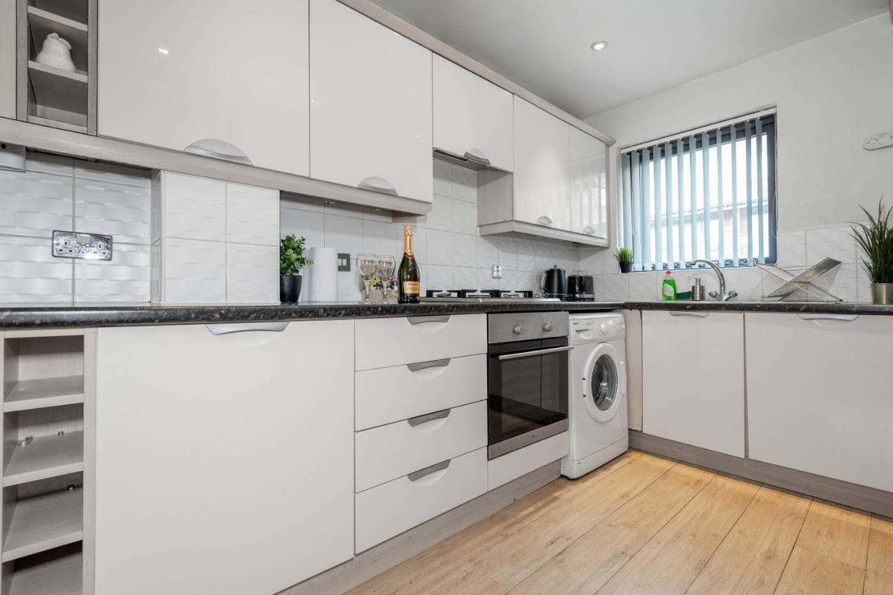 City Centre Townhouse - 3 Bedrooms - Garage - Parking - Top Rated Birmingham Dış mekan fotoğraf